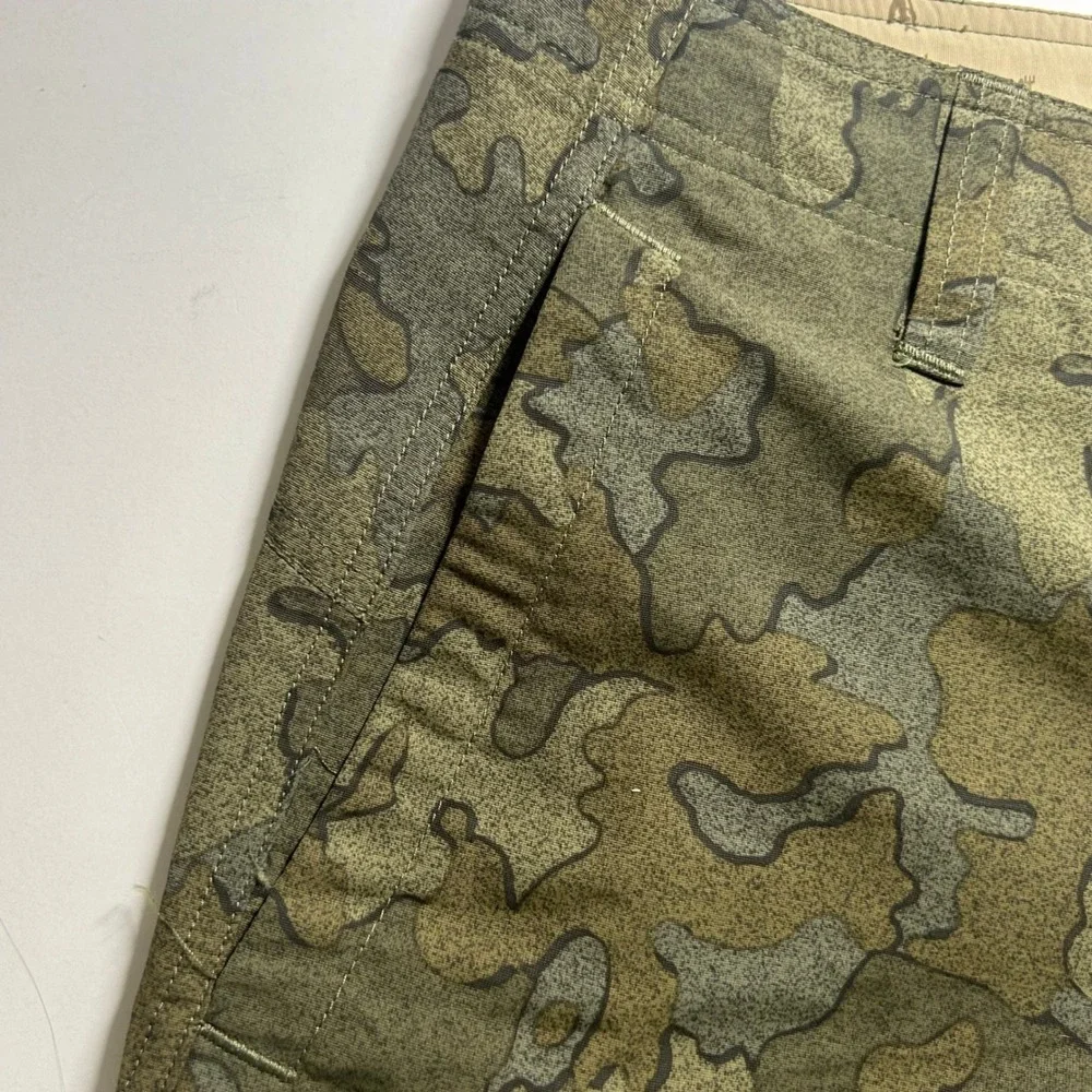 Patagonia Men's Wavefarer Cargo Green Camo Unlined Board Shorts 29 Swim Trunks